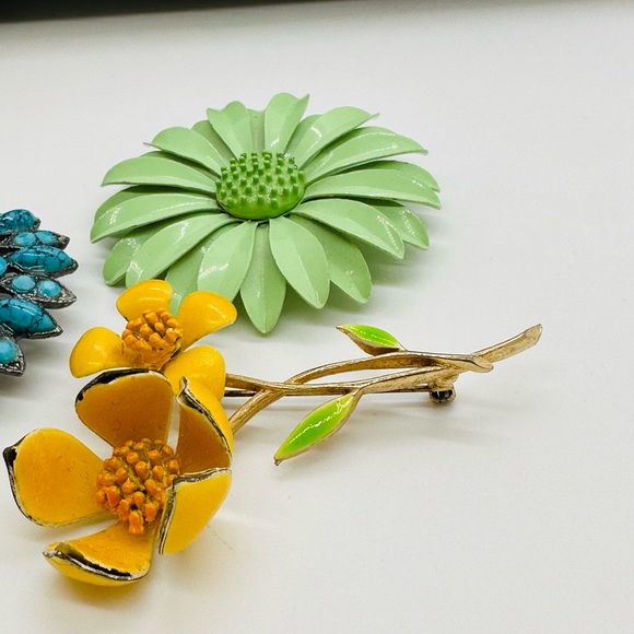 Vintage Mod Flower Power Brooch Lot - Picture 3 of 8
